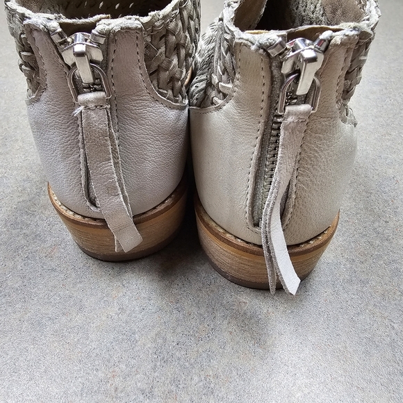 Rebels Vico Leather Woven Ankle Bootie  Size 10M Tan Stone - Picture 4 of 10